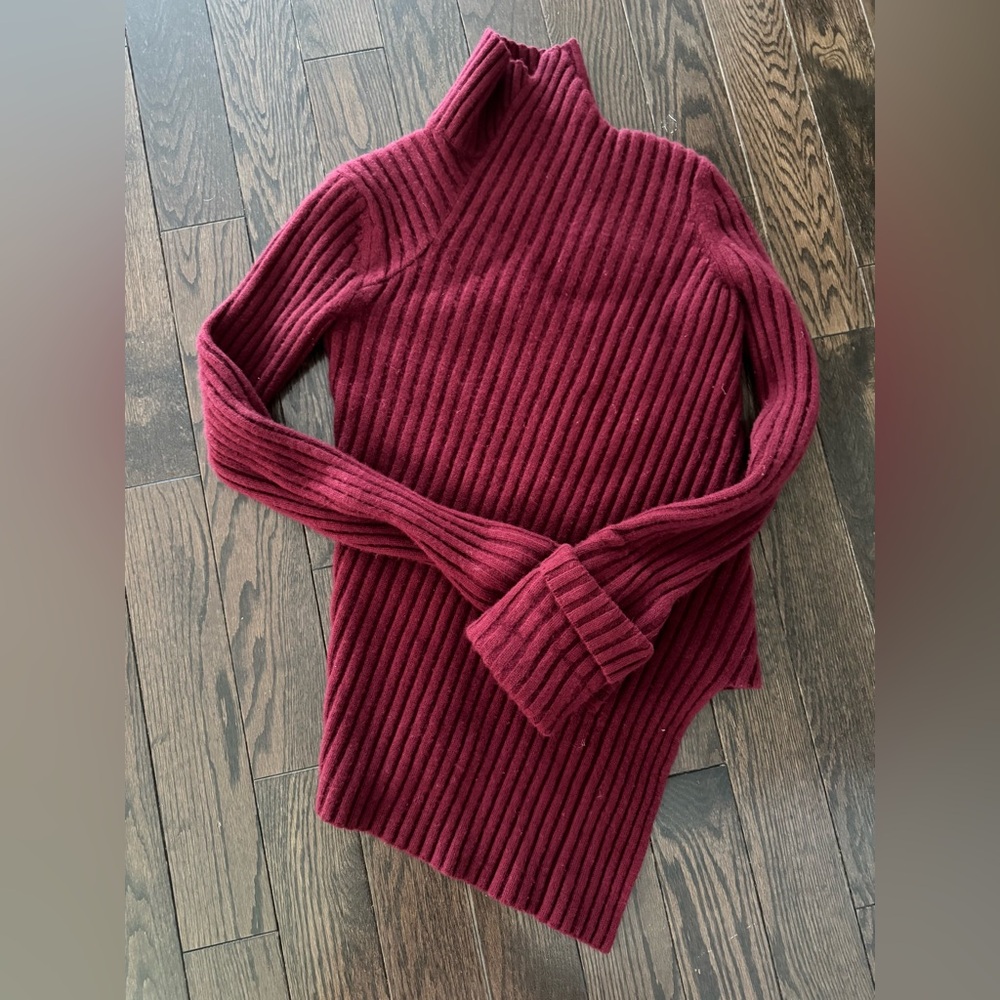 Celine sweater in M